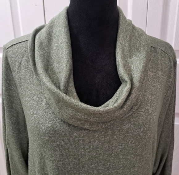 Zac & Rachel Woman Heather Green Slouchy Neck Shir. Size 1X - Picture 2 of 9